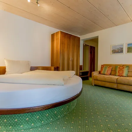 Stroblerhof שטרובל