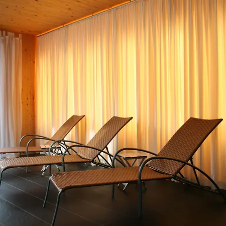 מלון Stroblerhof 4*