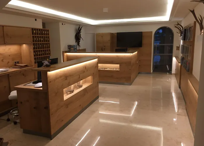 Отель Stroblerhof